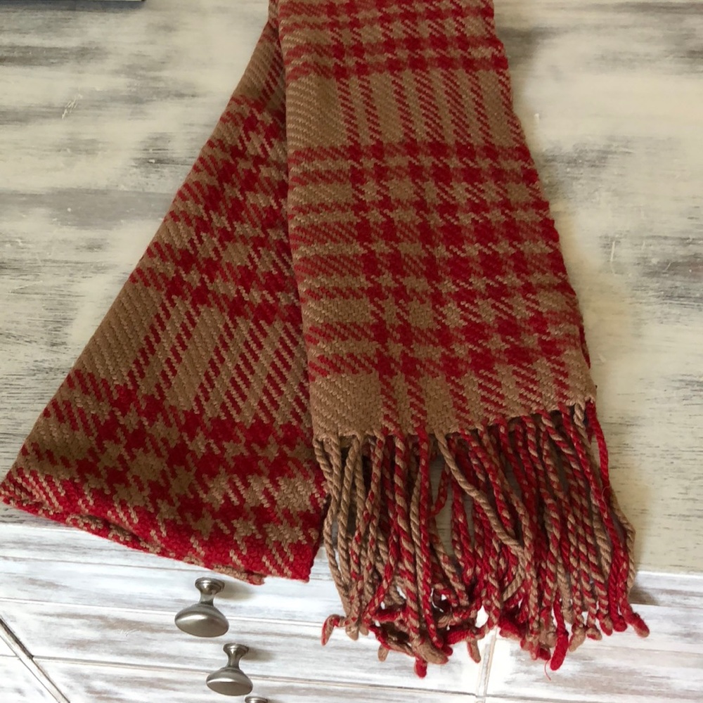 Sold.  Banana Republic Scarf 🧣 One Size